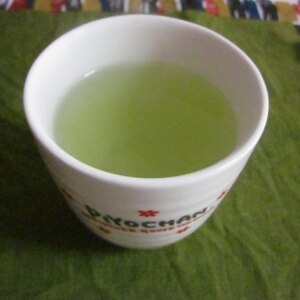 和のホットノンアルコールカクテル、梅香る緑茶